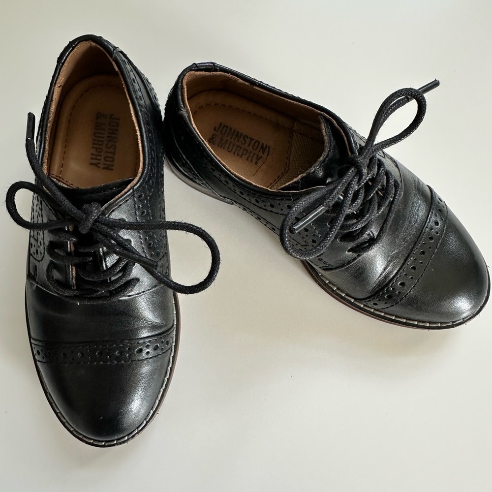 Johnston & Murphy Boys Black Leather Wingtip Dress Shoes